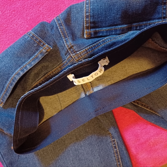 Tinseltown Jeans - Picture 3 of 5